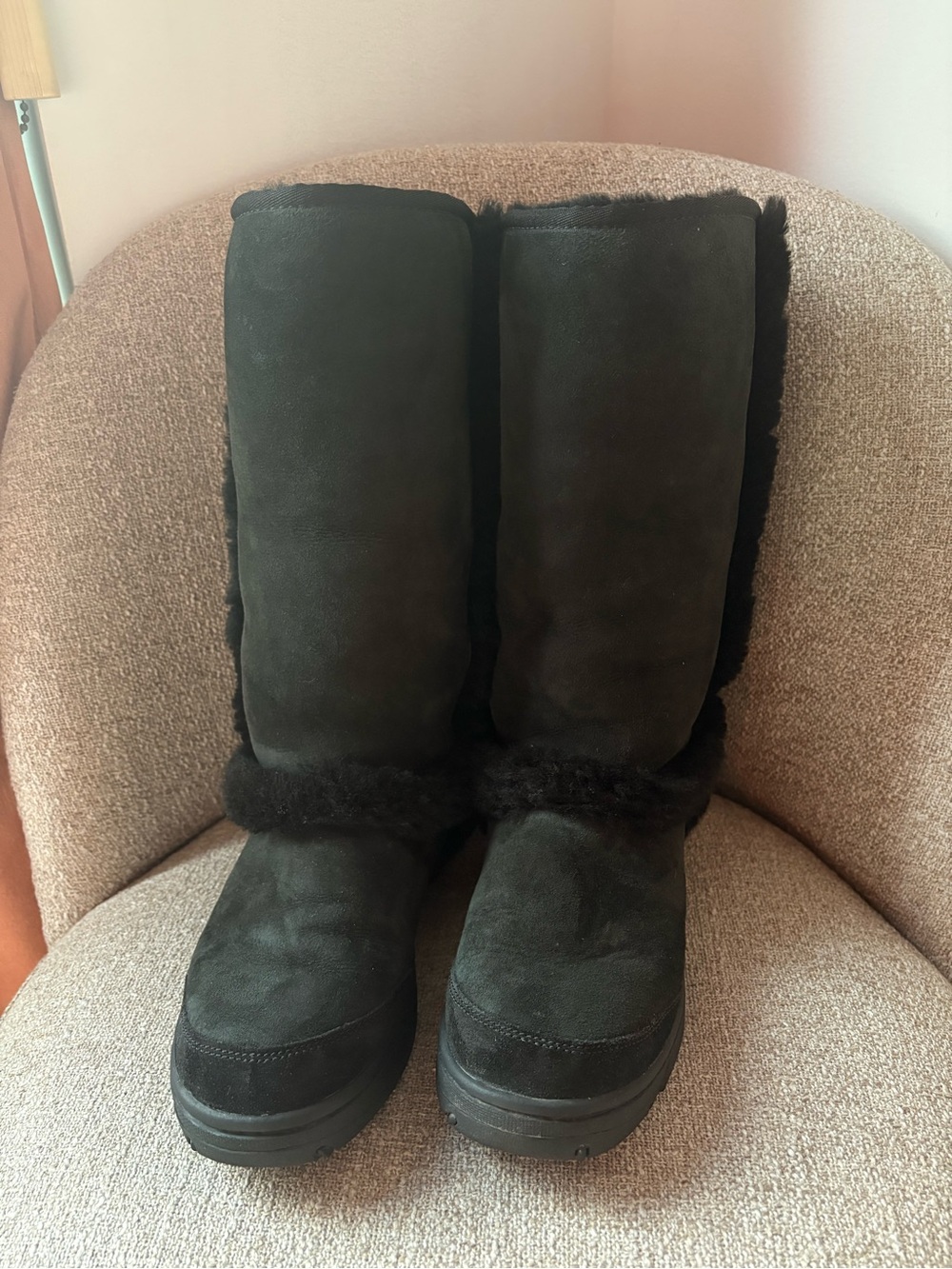 UGG Black Suburst Tall SIZE 8.5 US